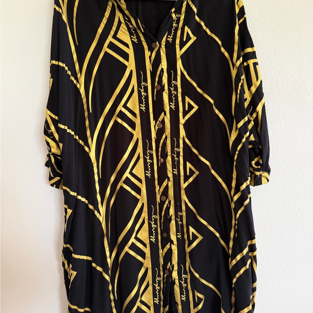 Elegant Black and Gold Geometric Dress